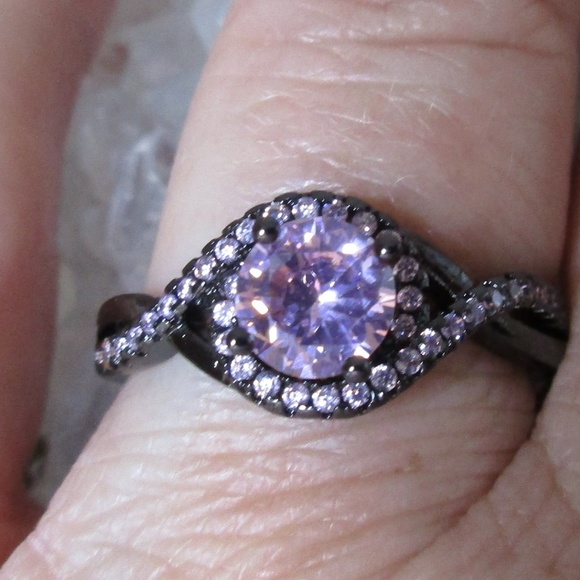 Black Rhodium & pink CZ swirl ring Size 6-9 1005 - Picture 4 of 7